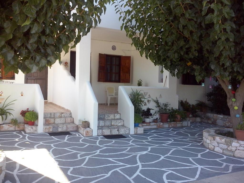 Athena'S Houses Skyros Bagian luar foto
