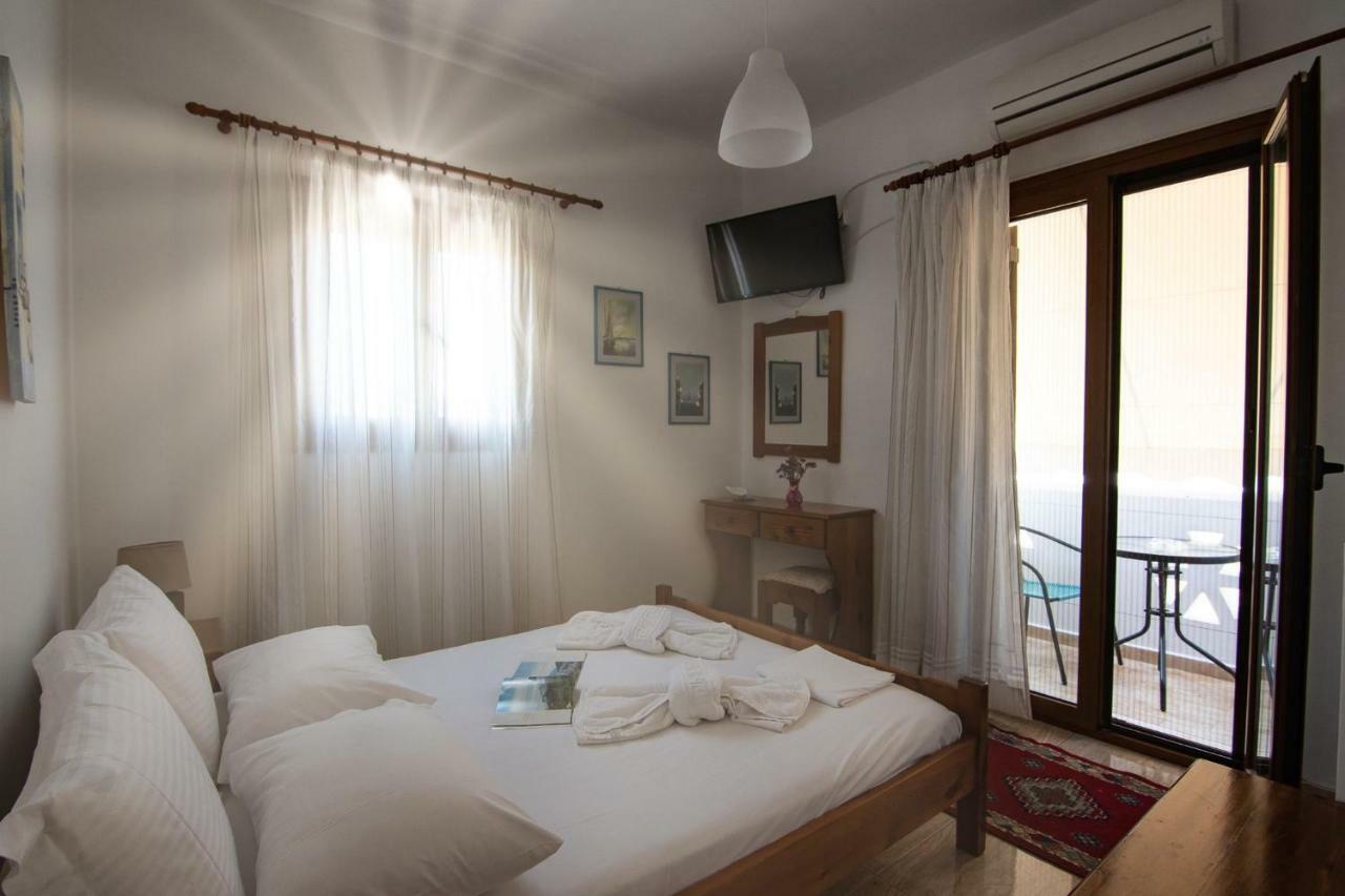 Athena'S Houses Skyros Bagian luar foto