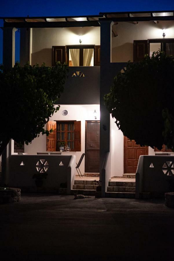 Athena'S Houses Skyros Bagian luar foto